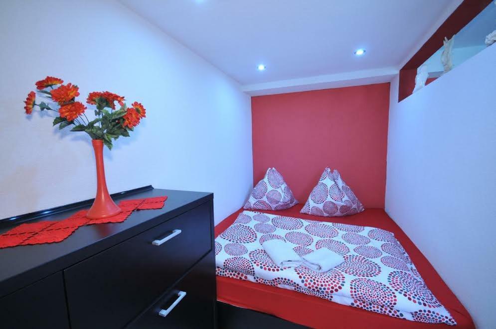 Apartmany Pod Troma Korunami Cerveny Klastor Luaran gambar
